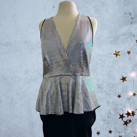 Beautiful 1 piece dress - Picture 1 of 8